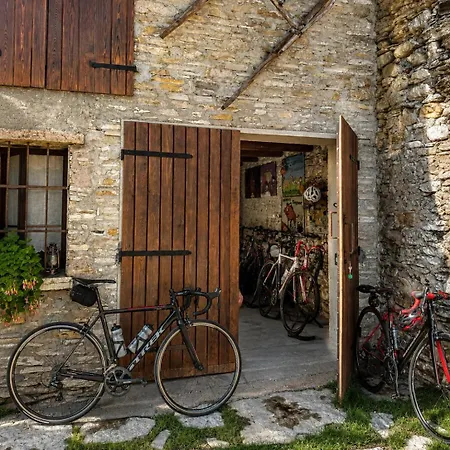 Casa Nonna Elisa Stayerat Sequsino