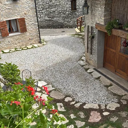 Casa Nonna Elisa-stayerat Holiday home Sequsino